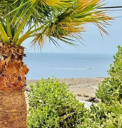 Piedranegra Villa *