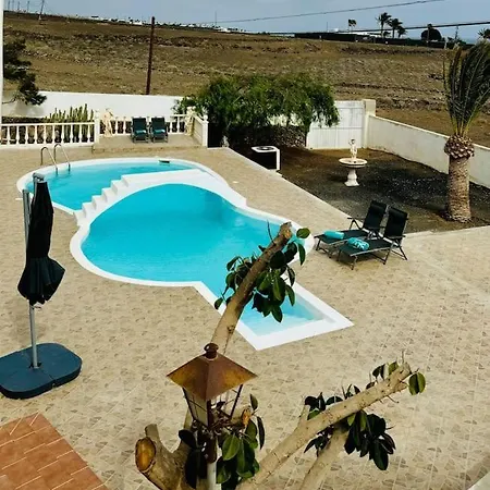 Piedranegra Villa Tias