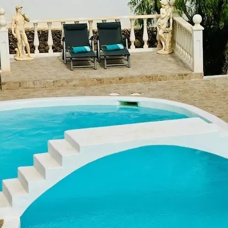 Piedranegra Villa