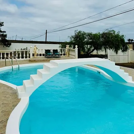 Piedranegra * Tias
